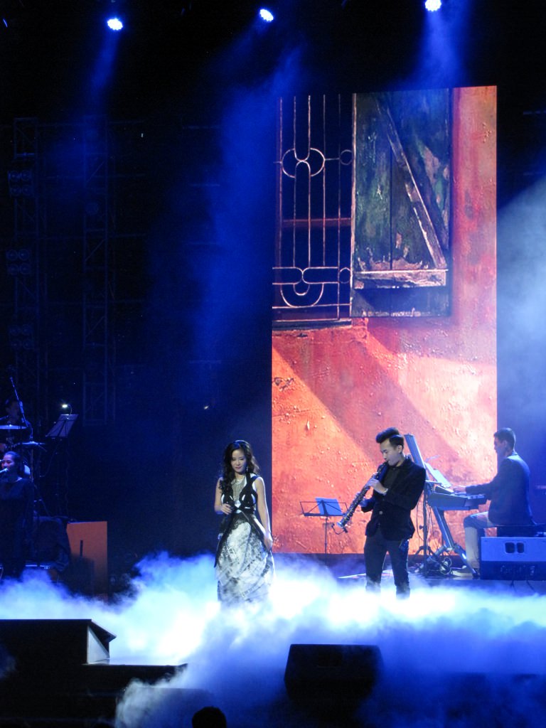 Hồng Nhung, Café-in-Concert, Nâu nóng