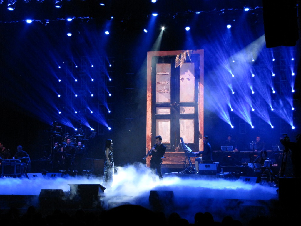Hồng Nhung, Café-in-Concert, Nâu nóng