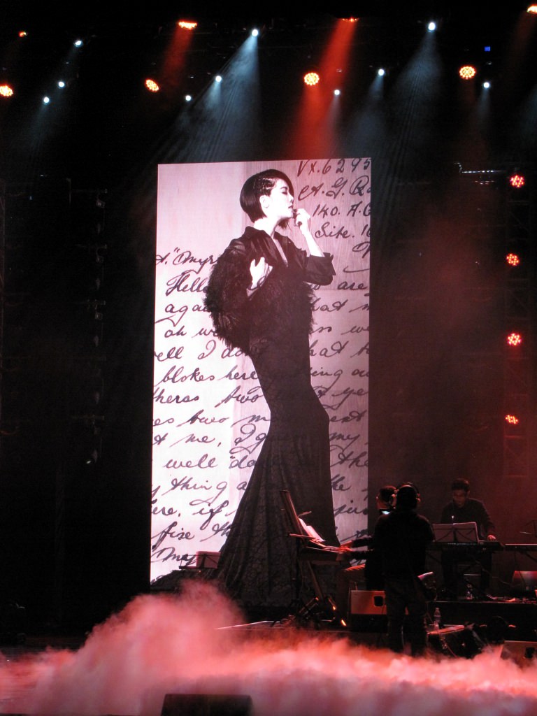 Thu Phương, Café-in-Concert, Nâu nóng