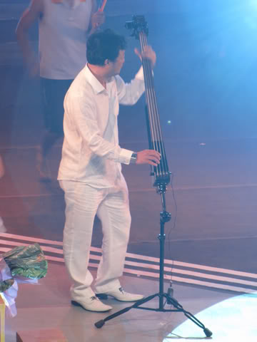 Nhạc sĩ Lê Quang trong live show Melodies of Time