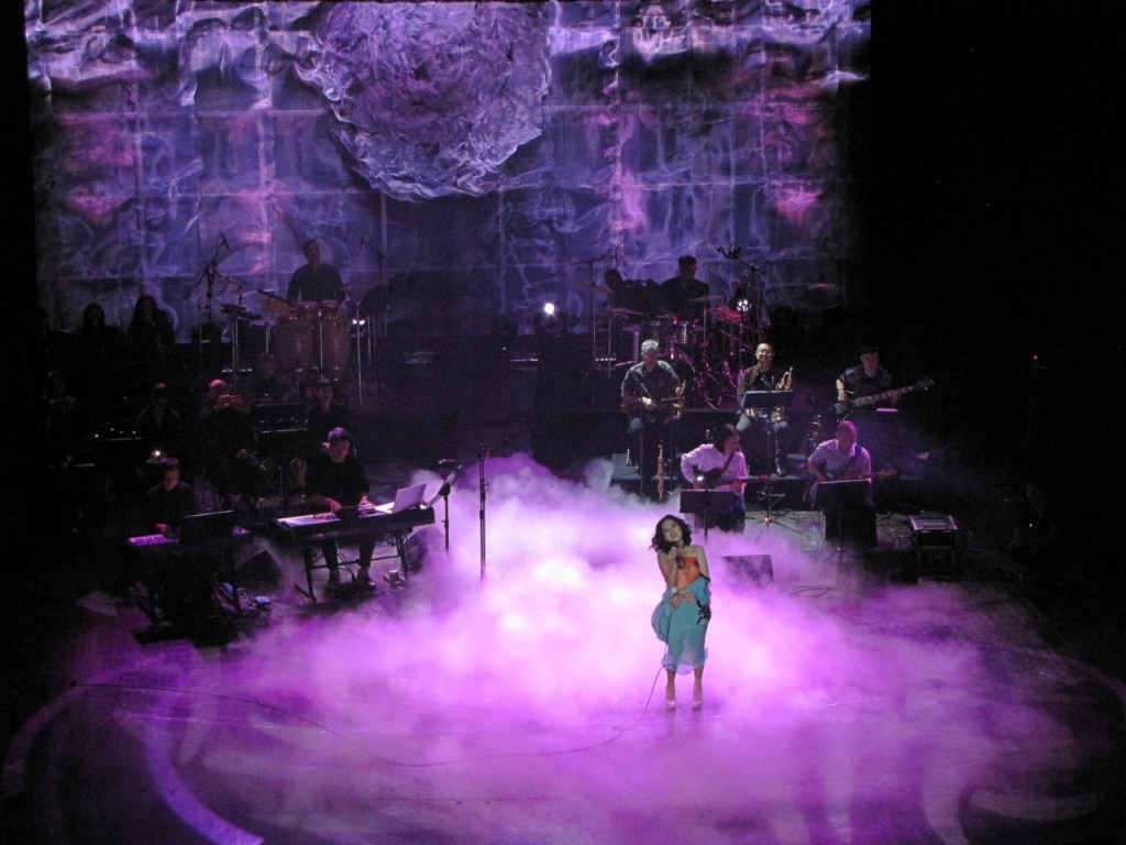 Concert Sóng Hấp Dẫn của Hoàng Quyên