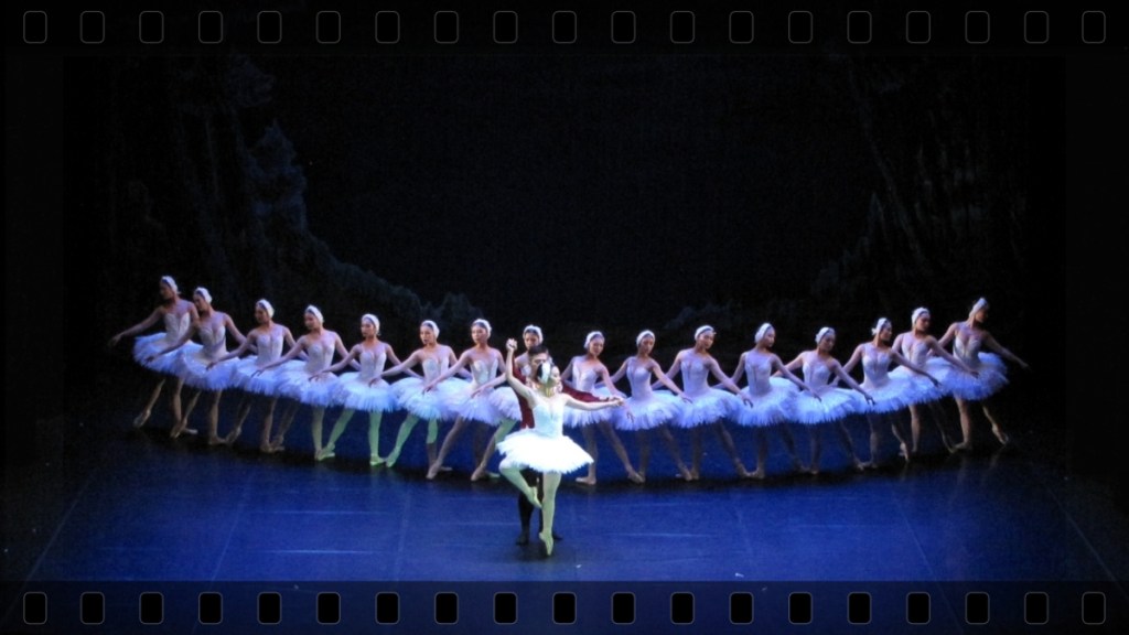 Vở ballet Hồ Thiên Nga do Nhà hát Nhạc vũ kịch Việt Nam dàn dựng