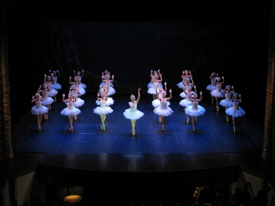Vở ballet Hồ Thiên Nga do Nhà hát Nhạc vũ kịch Việt Nam dàn dựng