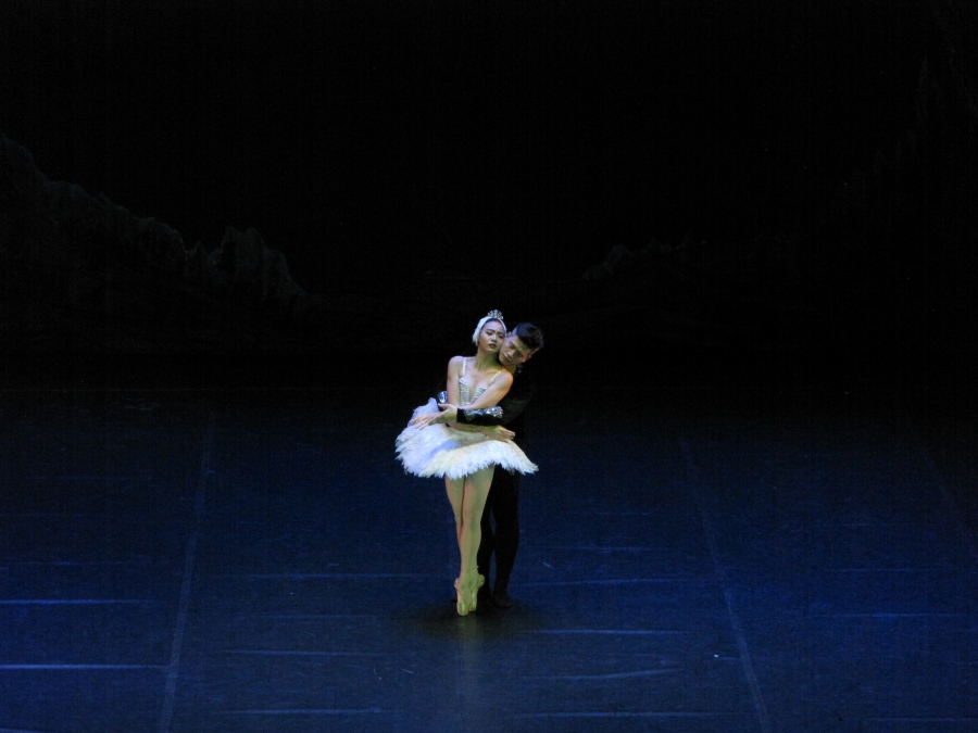 Vở ballet Hồ Thiên Nga do Nhà hát Nhạc vũ kịch Việt Nam dàn dựng
