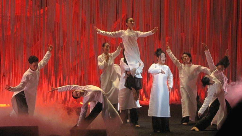 Concert Hồng Nhung hát về Hà Nội