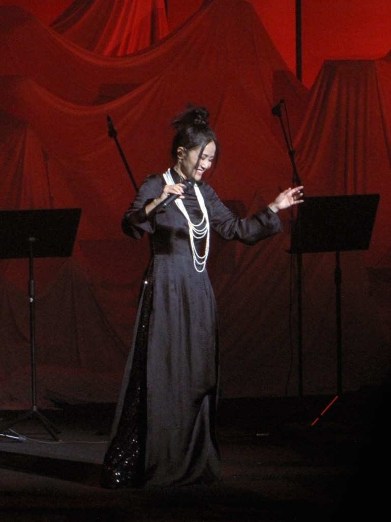 Concert Hồng Nhung hát về Hà Nội